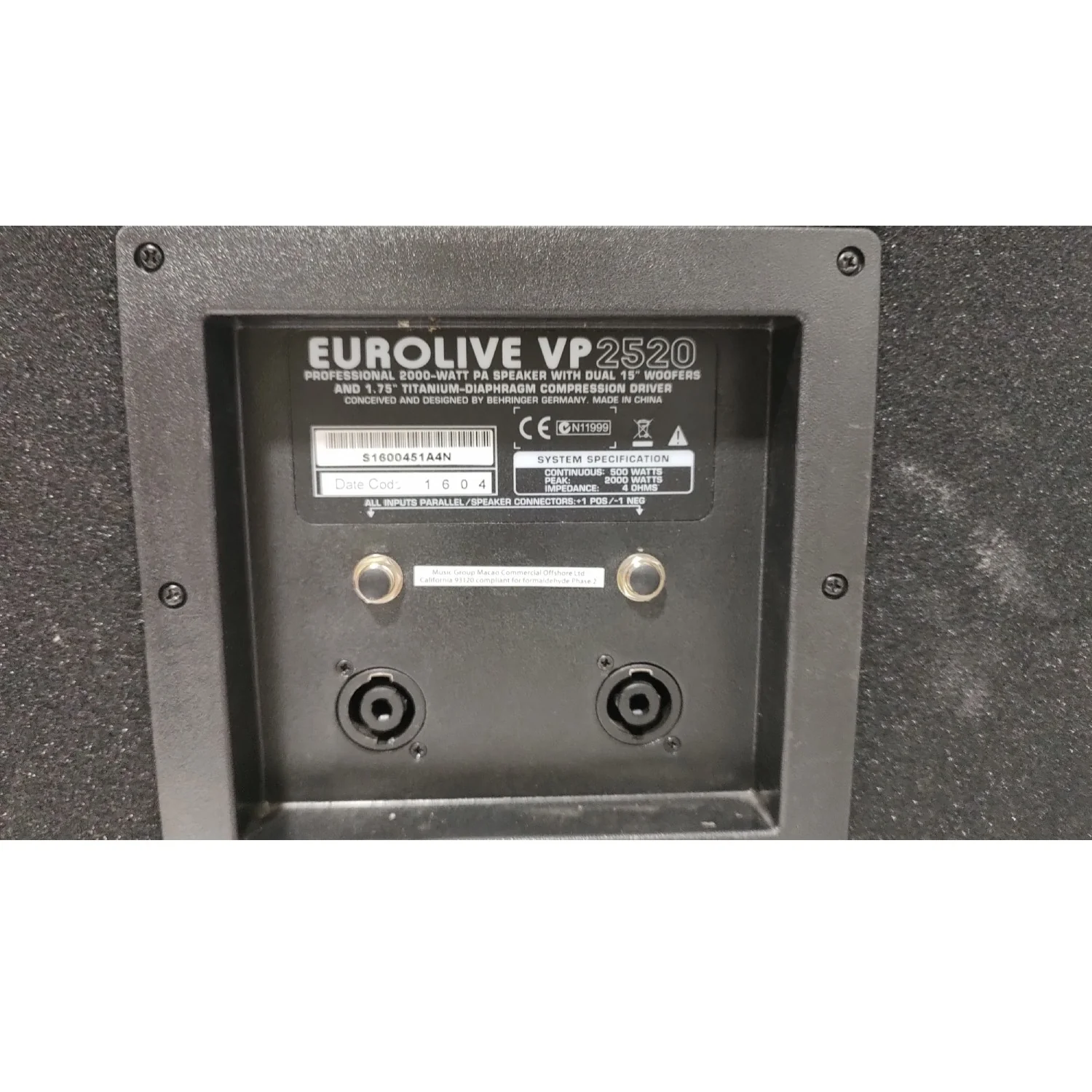 Behringer EUROLIVE VP2520 2000W Dual 15inch PA Speaker - Open Box - Image 7