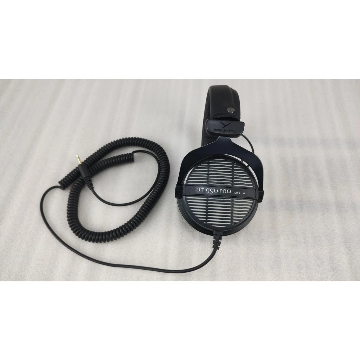 Beyerdynamic DT 990 Pro 250 ohms Over Ear Wired Headphone - Black - Open Box - Image 10