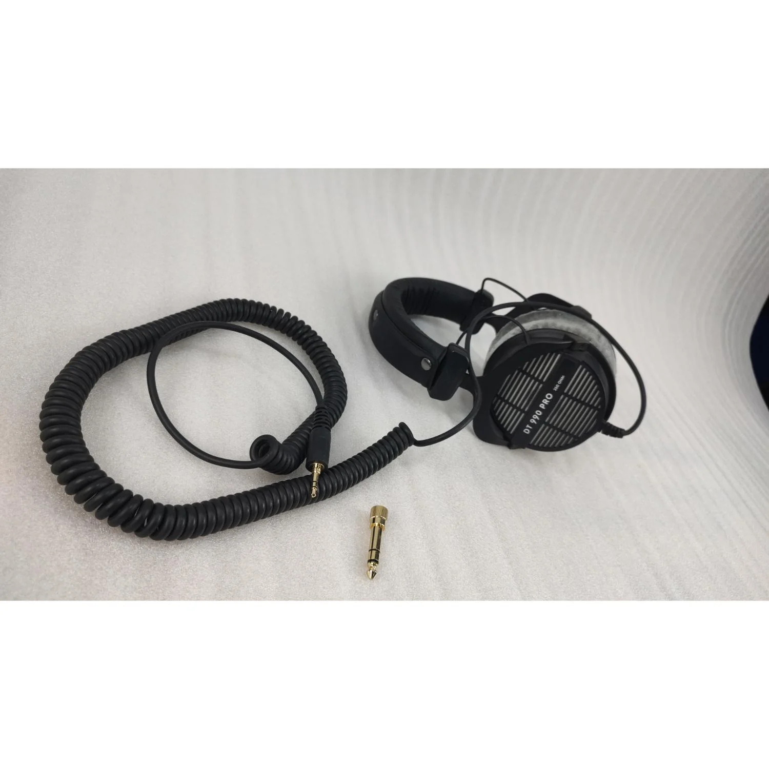 Beyerdynamic DT 990 Pro 250 ohms Over Ear Wired Headphone - Black - Open Box - Image 3