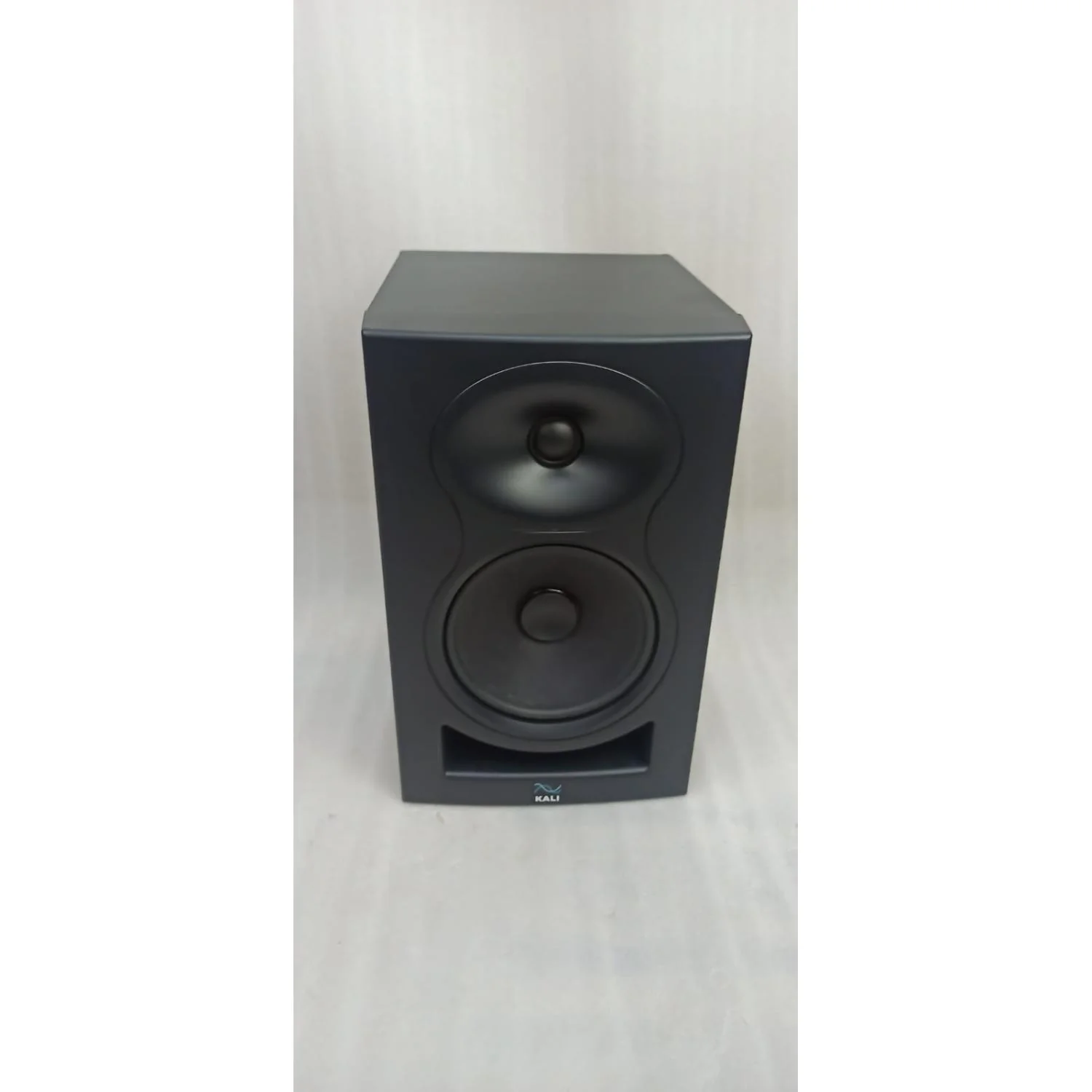 Kali Audio LP-6 2nd Wave Lone Pine Series 6.5" Active Studio Monitor - Single Unit - Open Box