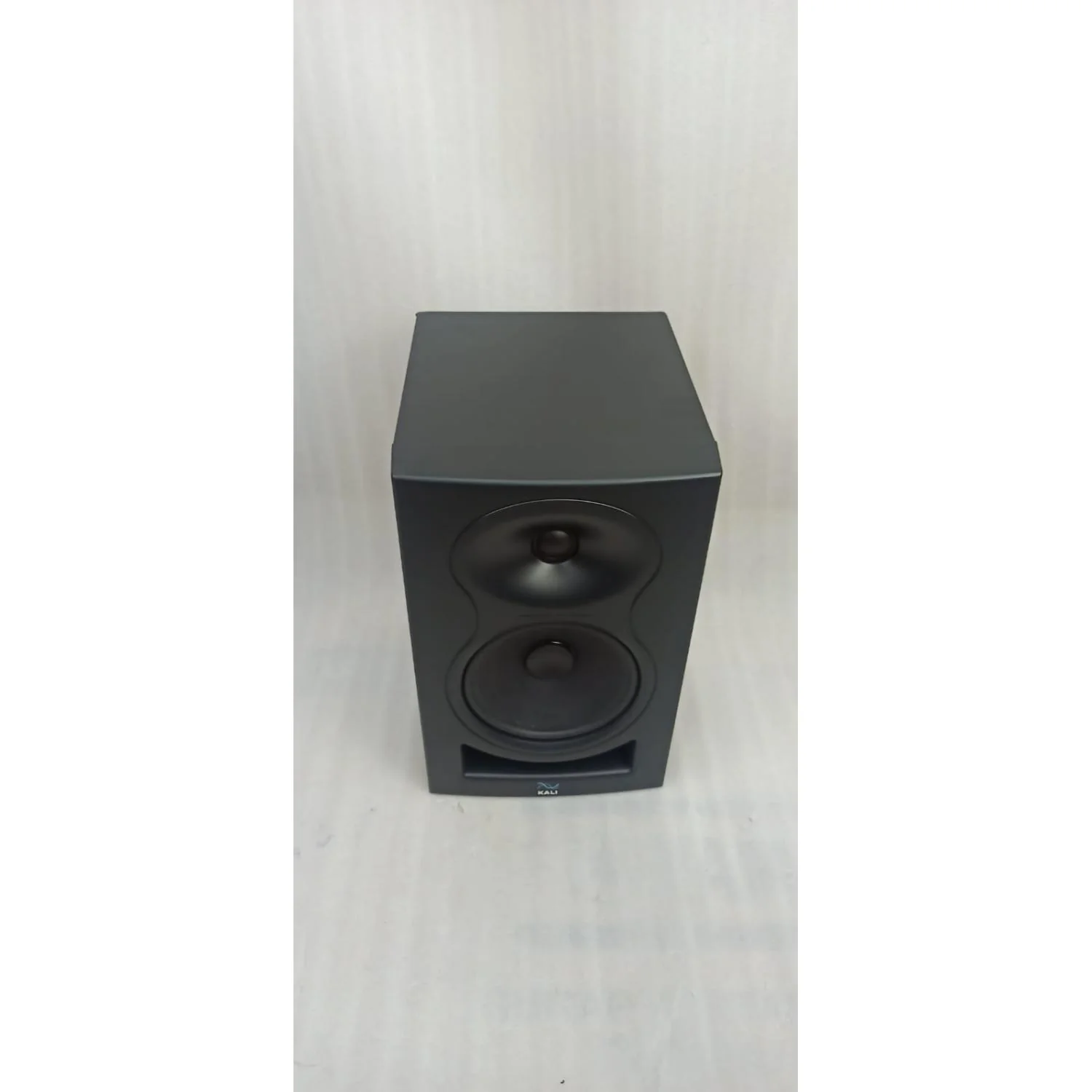 Kali Audio LP-6 2nd Wave Lone Pine Series 6.5" Active Studio Monitor - Single Unit - Open Box - Image 2