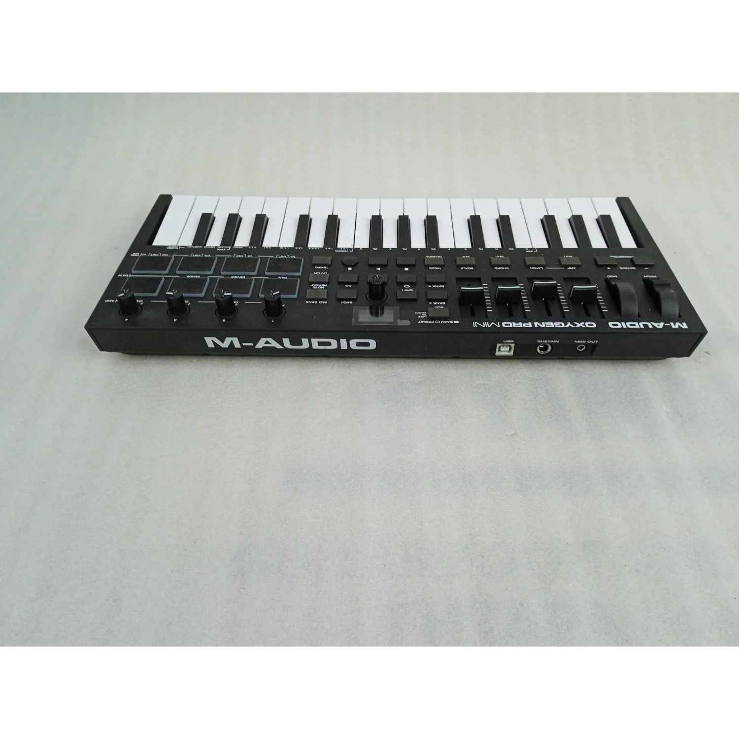 M-Audio Oxygen Pro USB Powered MIDI Controller With Smart Controls & Auto Mapping - Open Box B Stock - Image 8