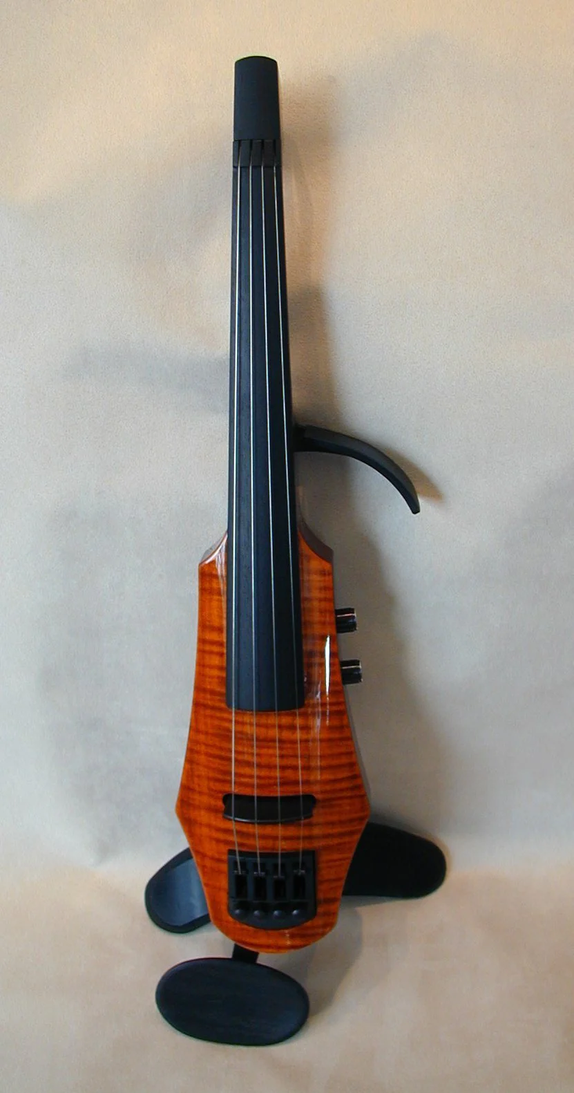 NS Design WAV5 Series Violin - Ebony Fingerboard - Image 4