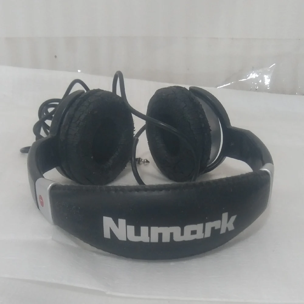 Numark HF-125 Dual-Cup DJ Headphones - Open Box B Stock - Image 7