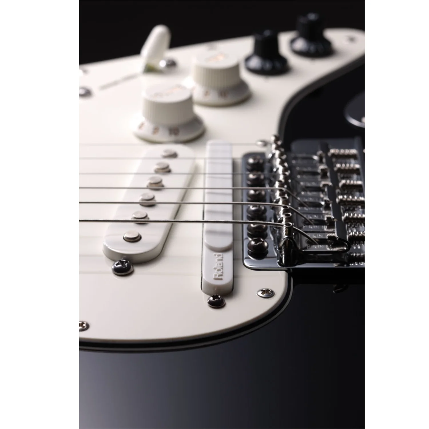 Roland G-5 Stratocaster Electric Guitar - Image 11