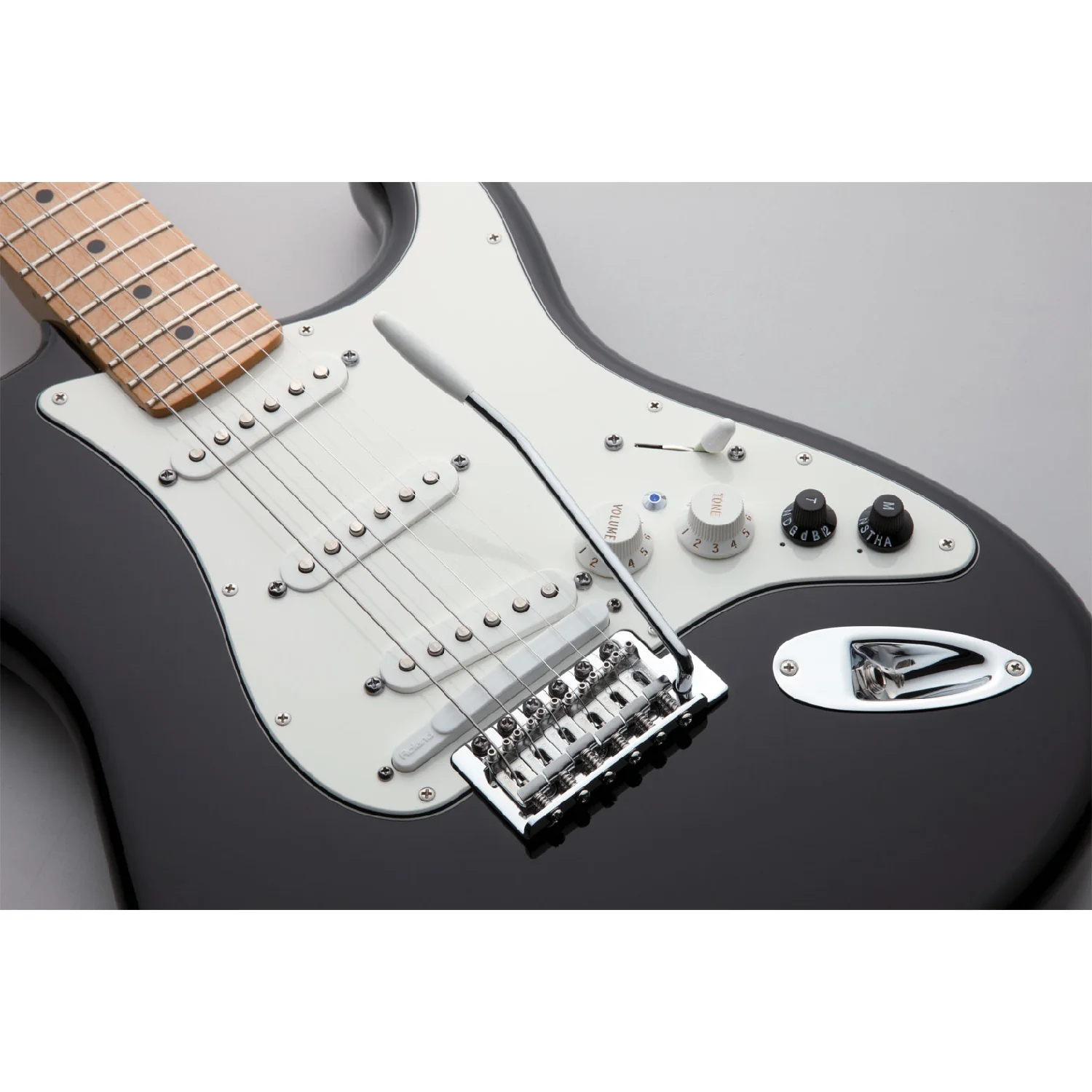 Roland G-5 Stratocaster Electric Guitar - Image 9