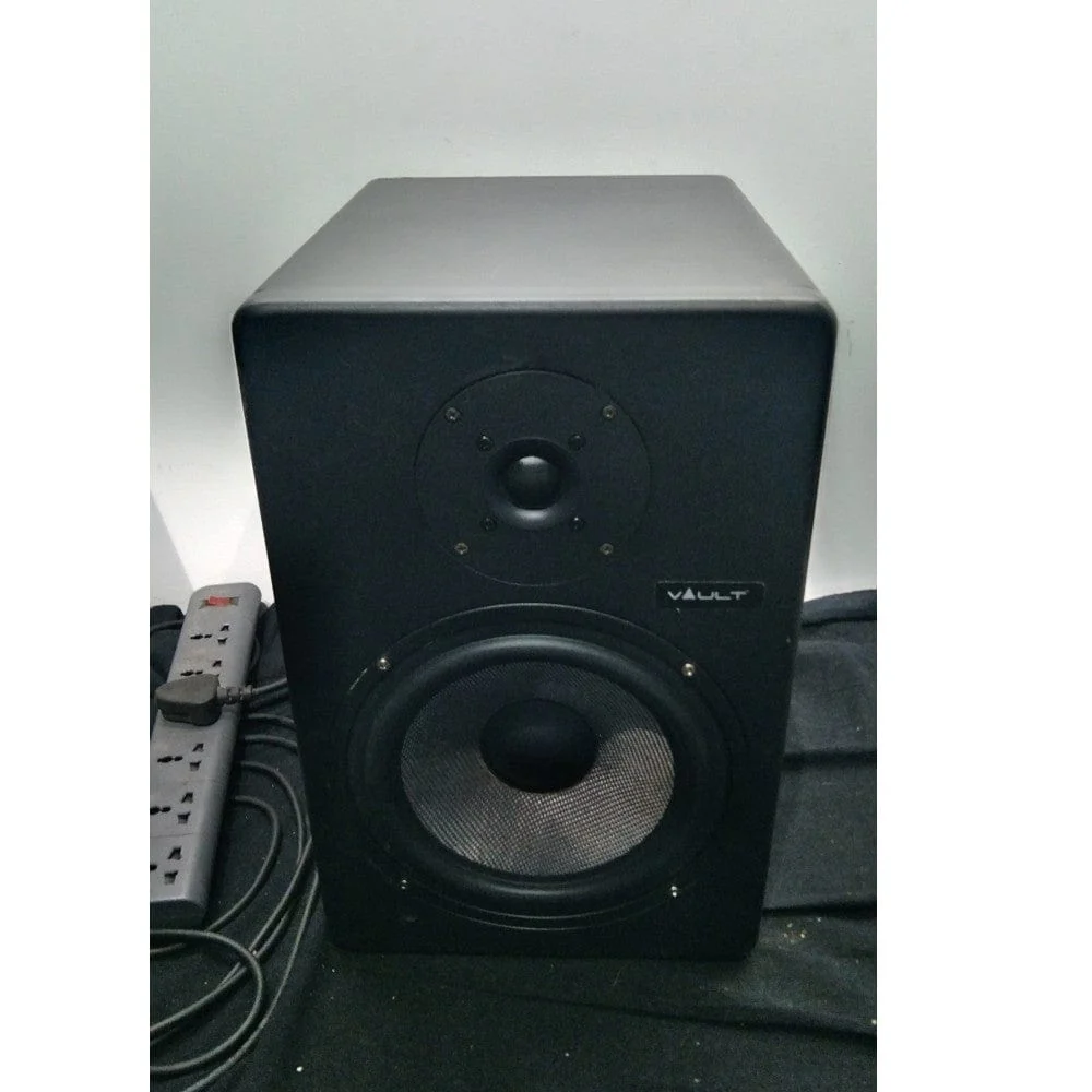 Vault C8 8-Inch Powered Studio Monitors With Isolation Foam Pads - Single - Open Box B Stock