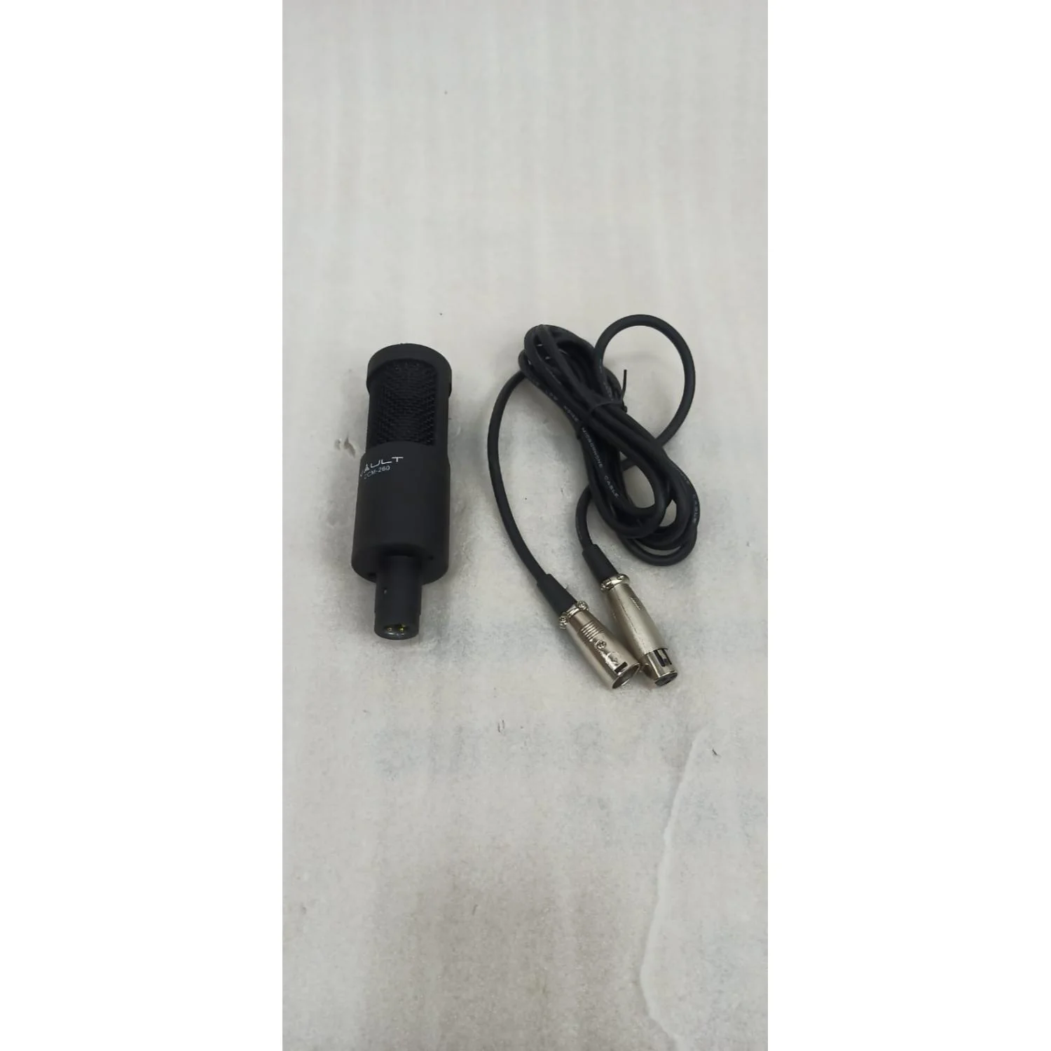 Vault CCM-260 Condenser Cardioid Microphone with Shockmount and XLR cable - Open Box B Stock - Image 2