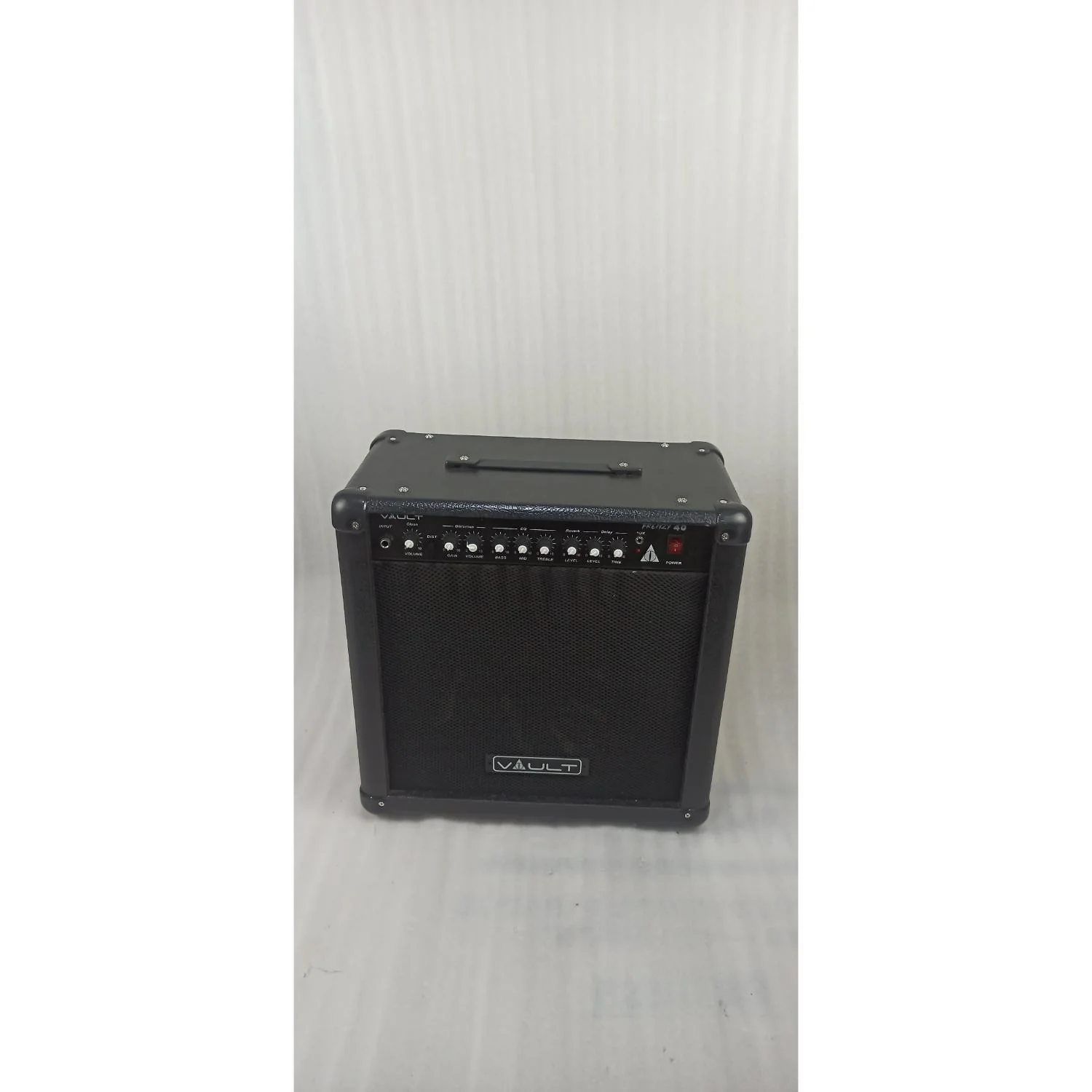 Vault Frenzy 40 Watt Combo Guitar Amplifier with Analog Distortion, Reverb & Delay All Playable Together - Open Box - Image 9