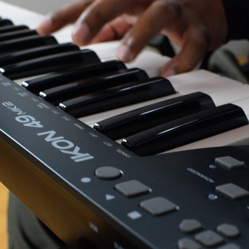 Vault Ikon MK2 49 Key Velocity Sensitive Midi Keyboard with Bitwig 8-Track Bundle - Open Box - Image 13