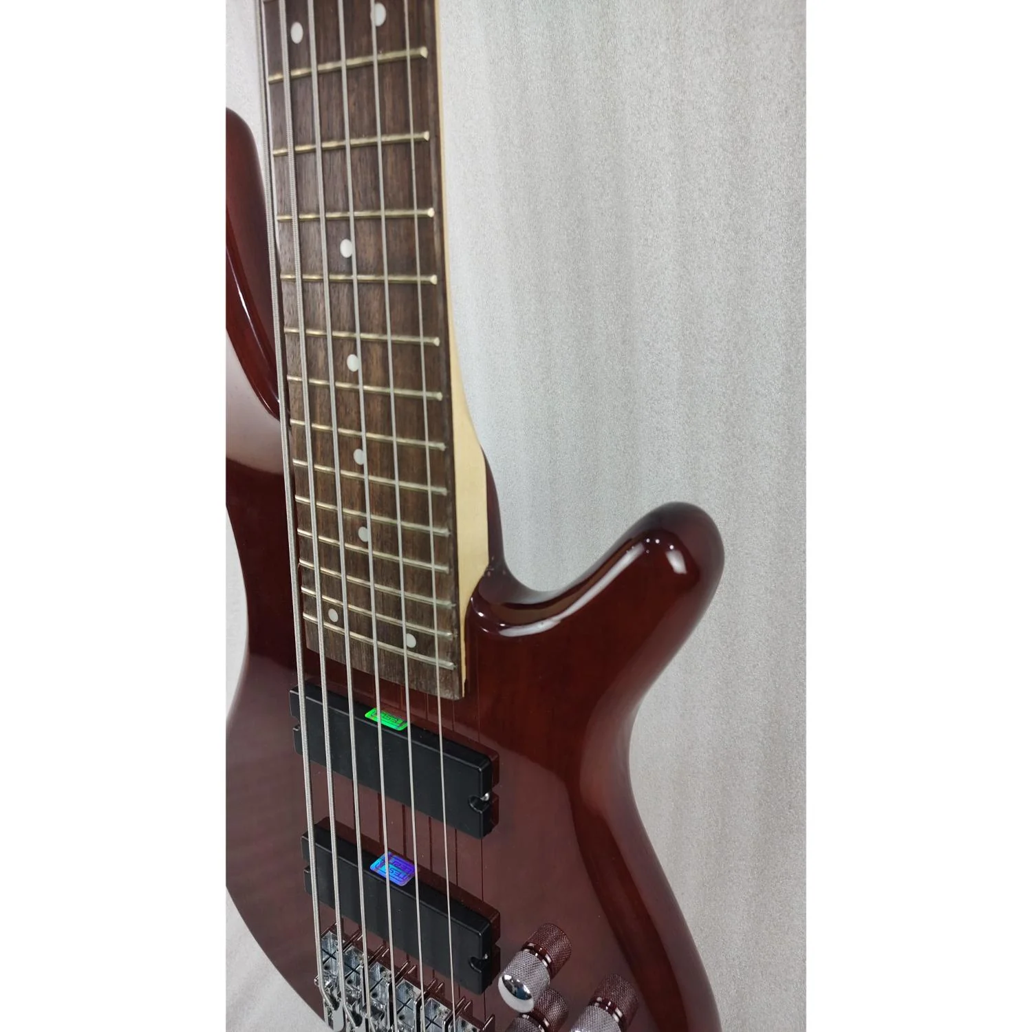 Vault Performer Pro RB6 Six String Electric Bass Guitar - High Gloss Solid Mahogany - Open Box - Image 4