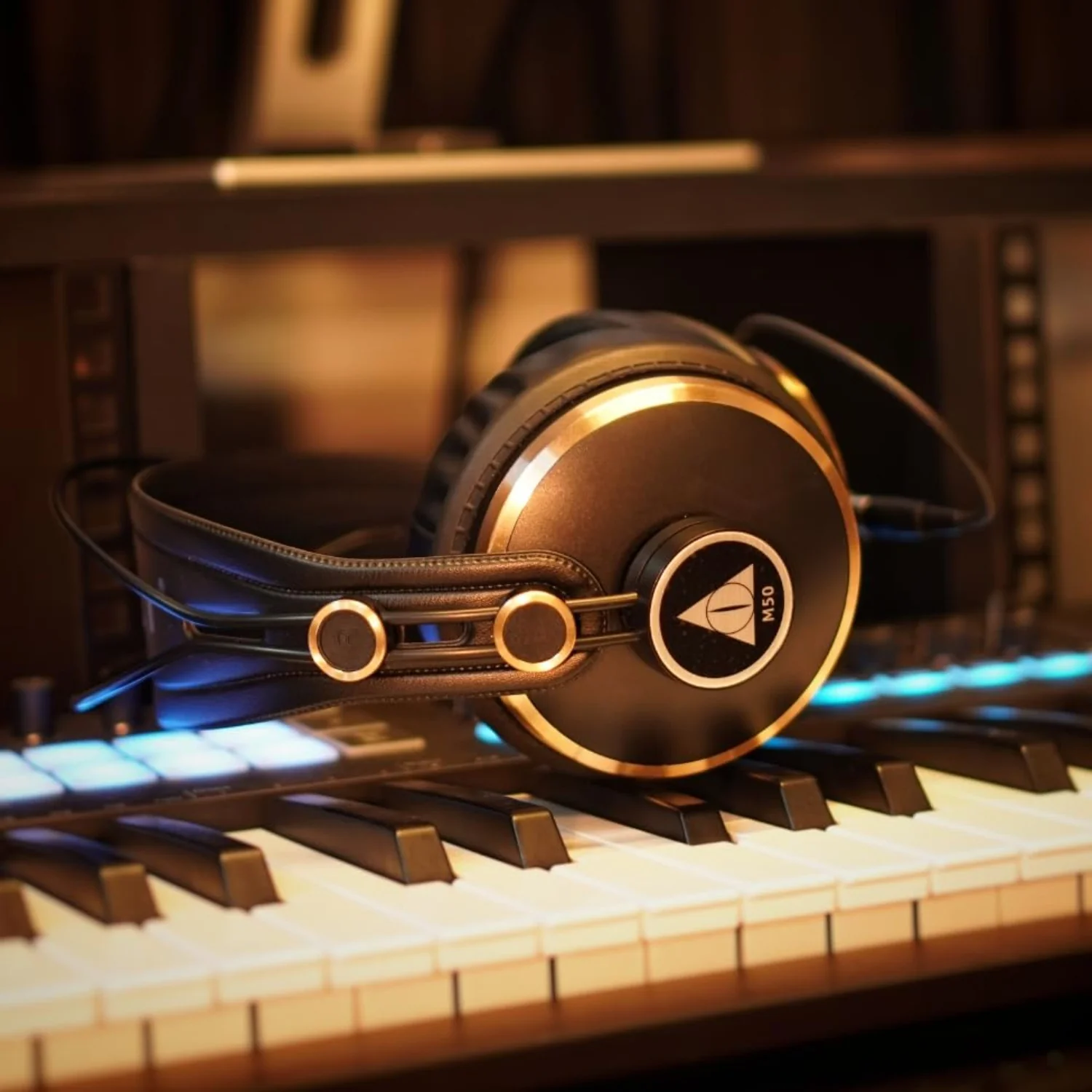 Vault Sonic M50 Studio Monitoring Headphones - Image 9