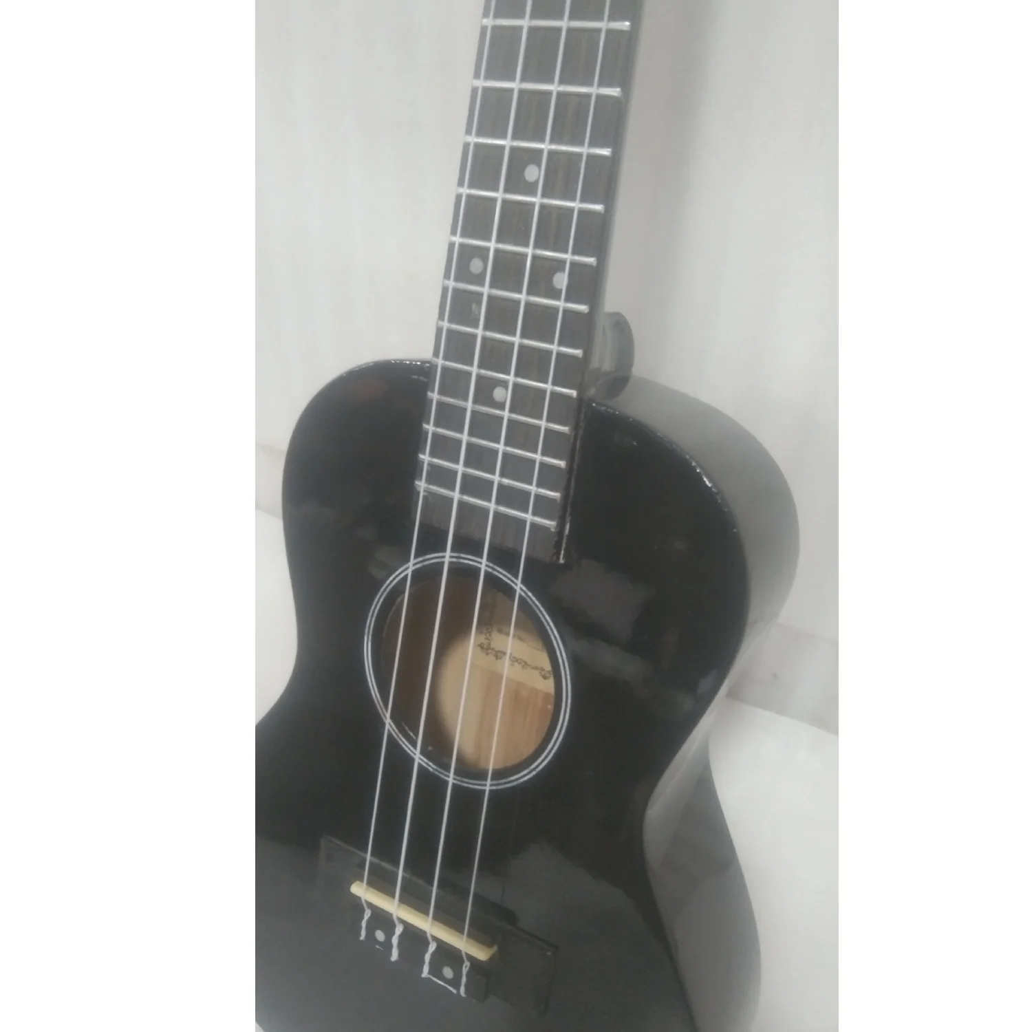 Vault UK-003 Concert Colourful Ukulele 23 inch - Open Box B Stock - Image 2